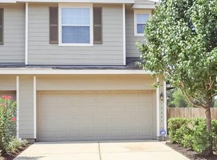 17247 Oakwood Chase Dr, Spring, TX 77379