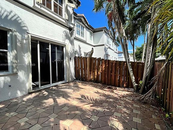 4th image of 11488 NW 77th Ln #11488