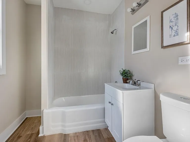 328 N 5th St #200 — Photo 3