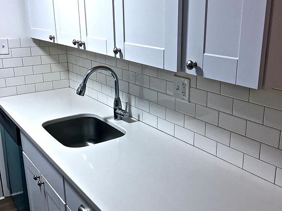 4th image of 721 Lepere Ave APT D