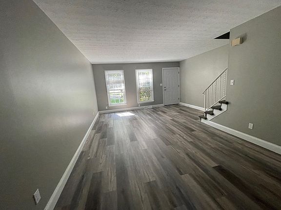5th image of 131 Bard Dr