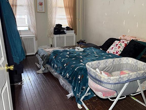 5th image of 558 Stanbridge St