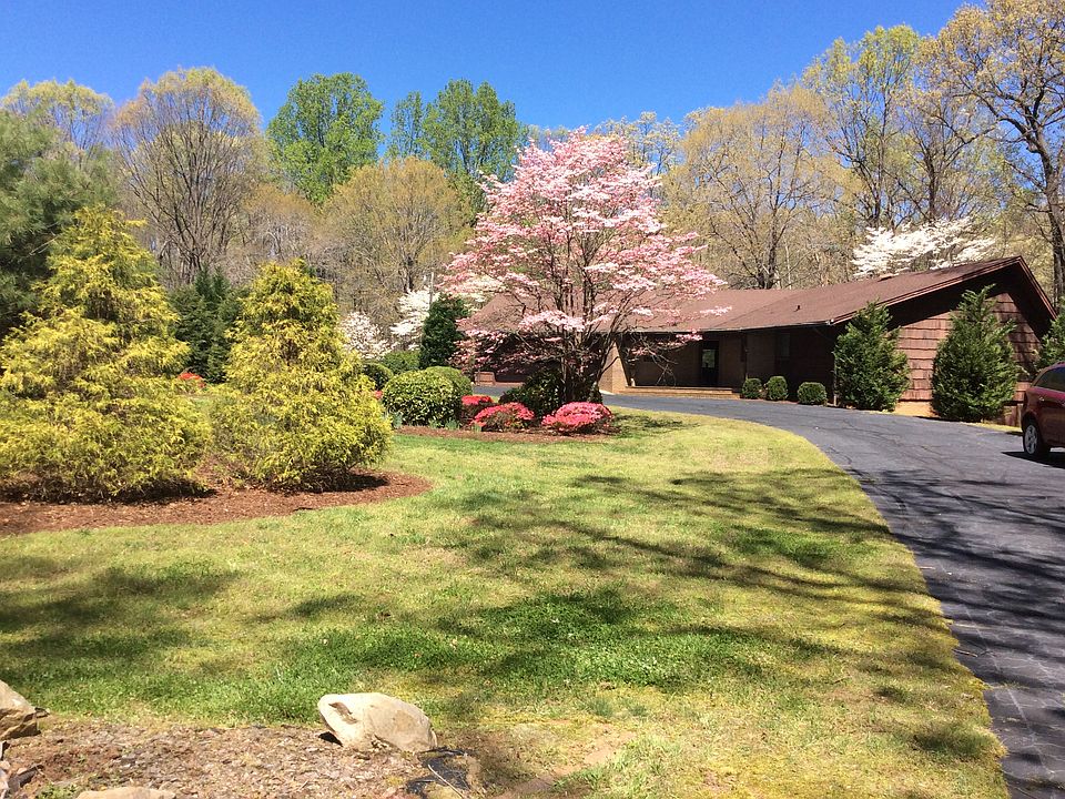1st image of 4500 Giles Ave