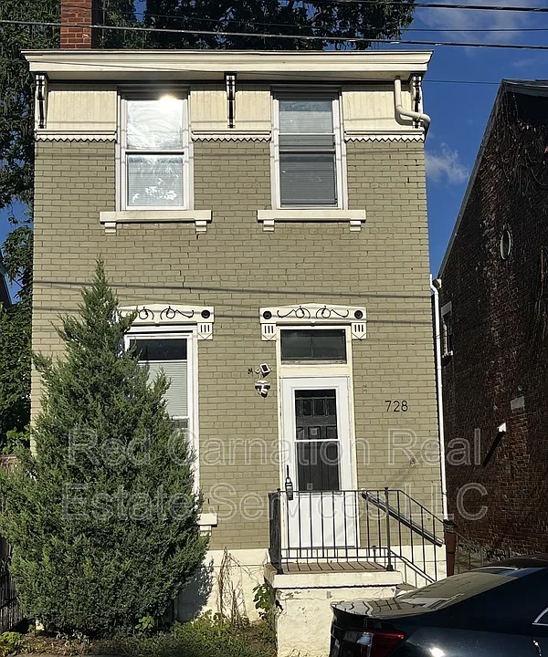 728 Dalton St