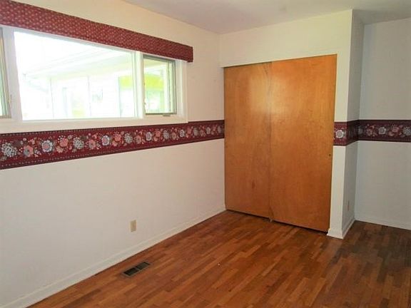 2nd image of 2674 Cahill Dr