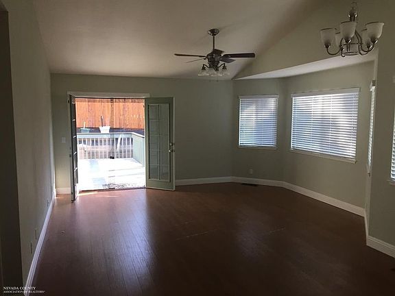 5th image of 202 Fairmont Dr