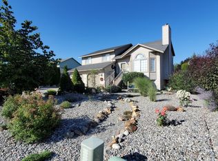 2487 Plateau Dr, East Wenatchee, WA 98802