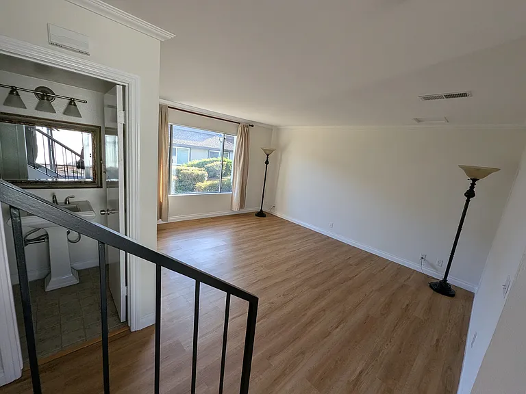 2284 Shady Hills Dr — Photo 5