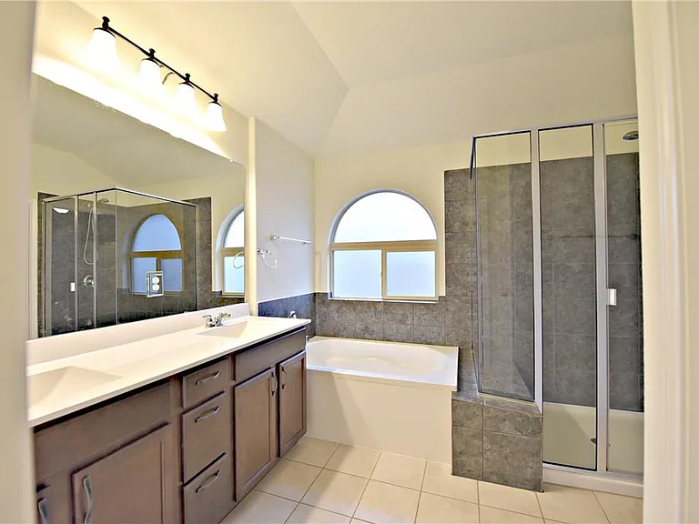 2445 Etta May Ln — Photo 18