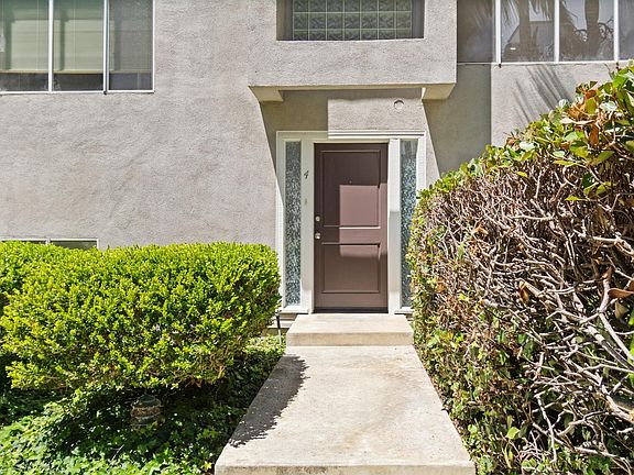 3rd image of 501 Herondo St