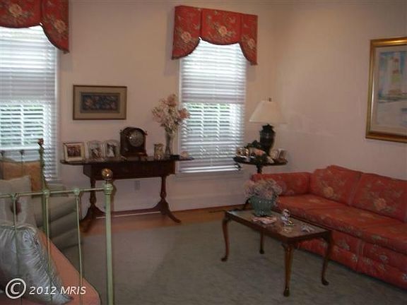 3rd image of 13020 Gordon Cir