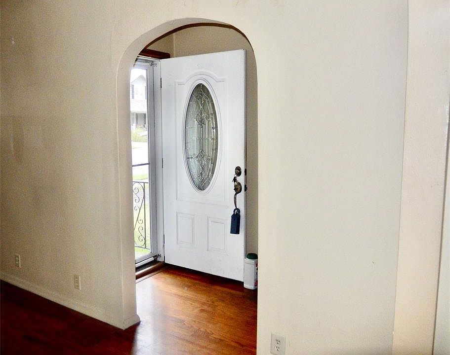 1st image of 4 Kirkwood Ave