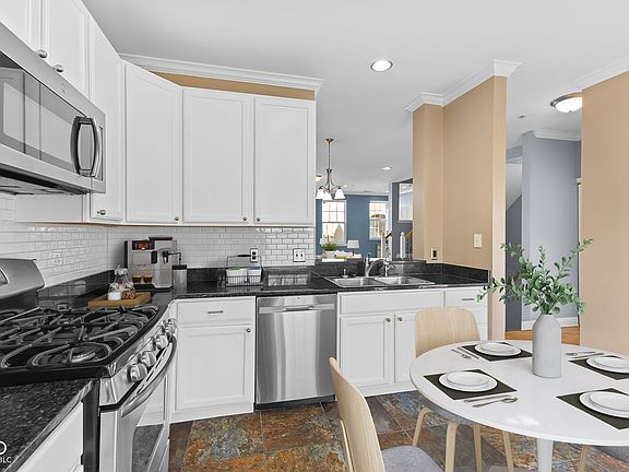 5th image of 907 Junction Pl #41907