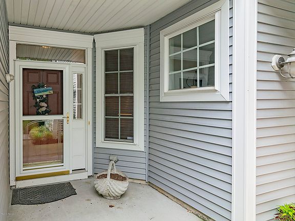 3rd image of 35 Skimmer Ln