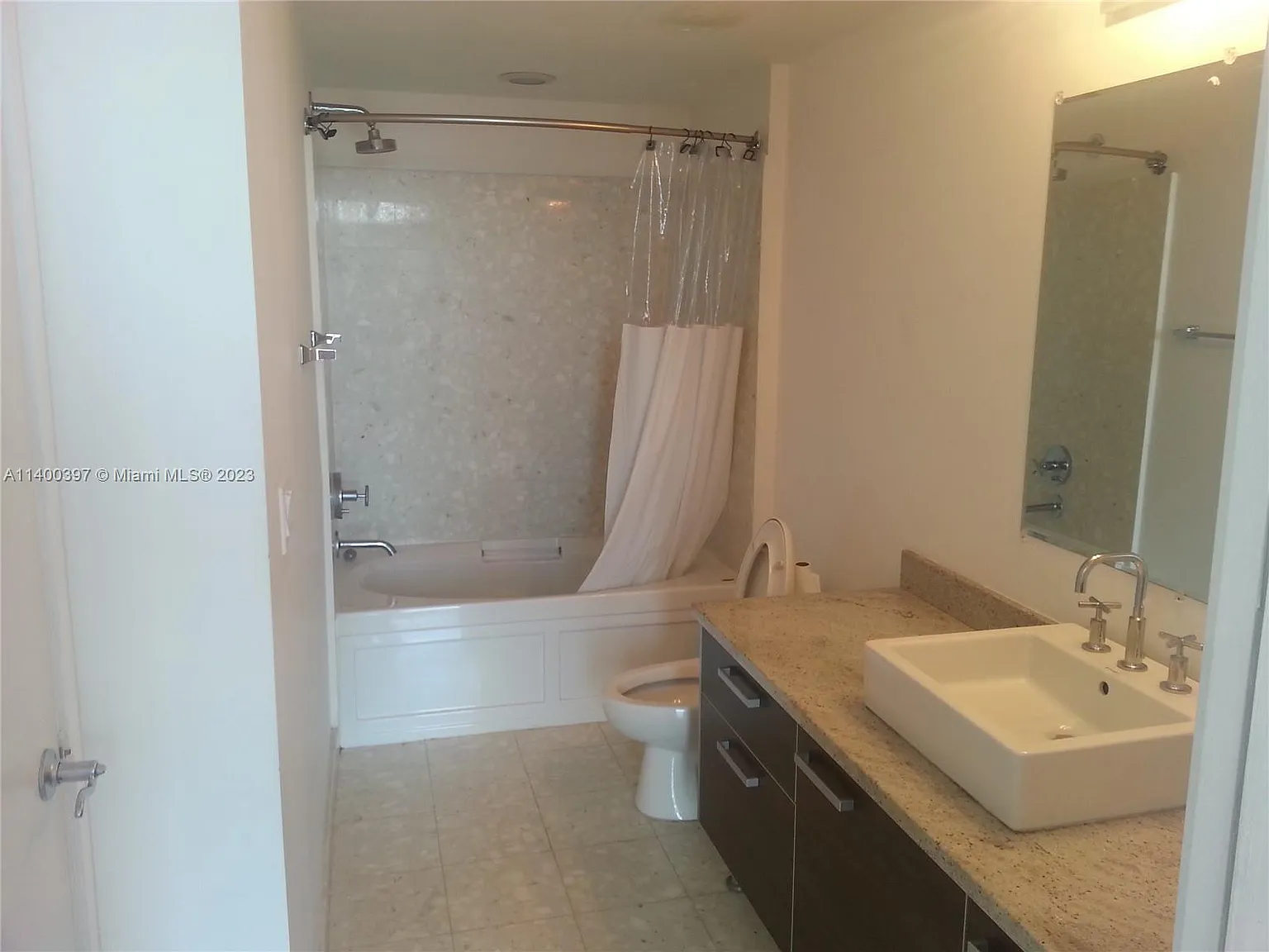 1 bed, 832 sqft, $2,800 — Photo 4