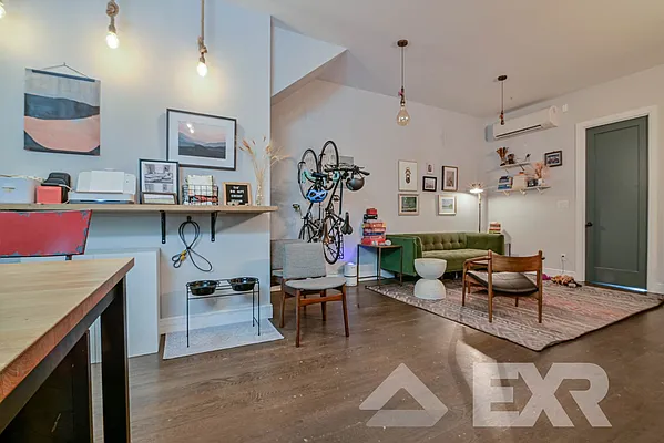 Rented by EXR | media 21