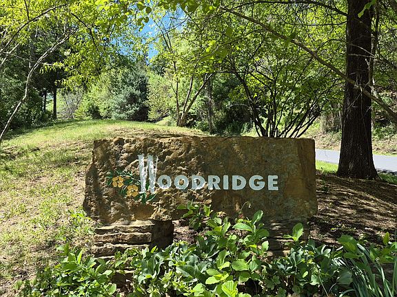 3rd image of 9 Woodridge Ln