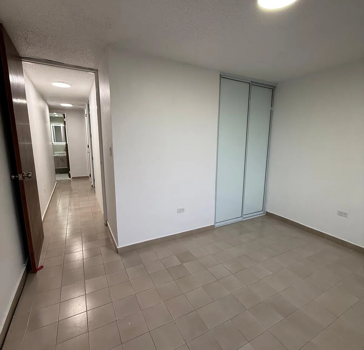 3 bed, 1243 sqft, $2,250 — Photo 3