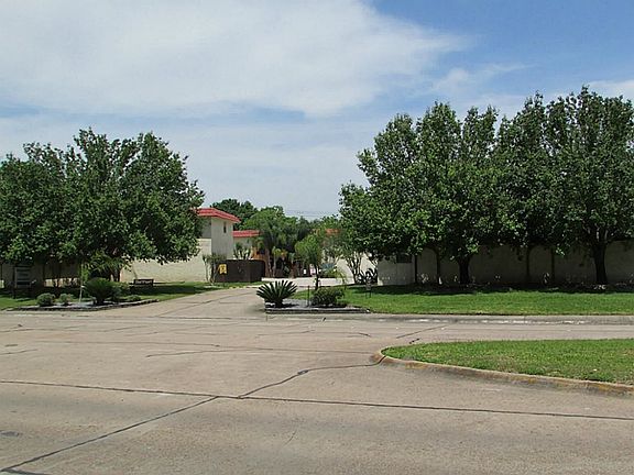5th image of 15525 Blackhawk Blvd APT 3