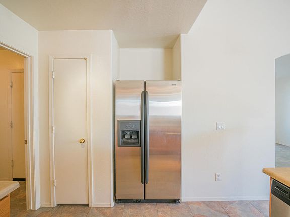 4th image of 16257 W Superior Ave
