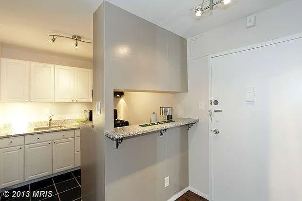 1 bed, 500 sqft, $2,200 — Photo 2