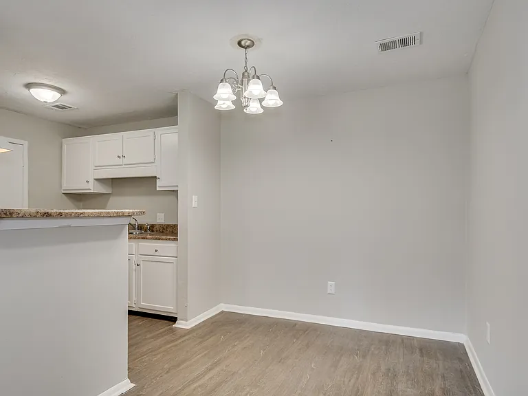 Hunters Run Apartments — Photo 8