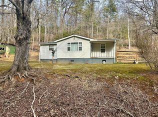 816 Middle Burningtown Rd, Franklin, NC 28734