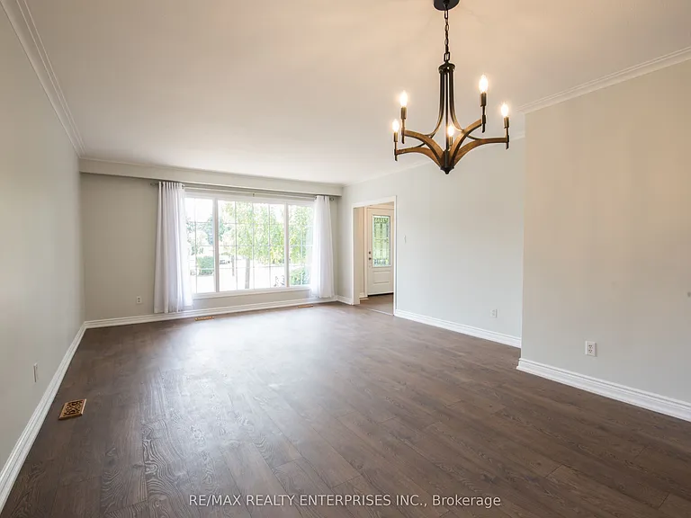 8 Weber Dr — Photo 8