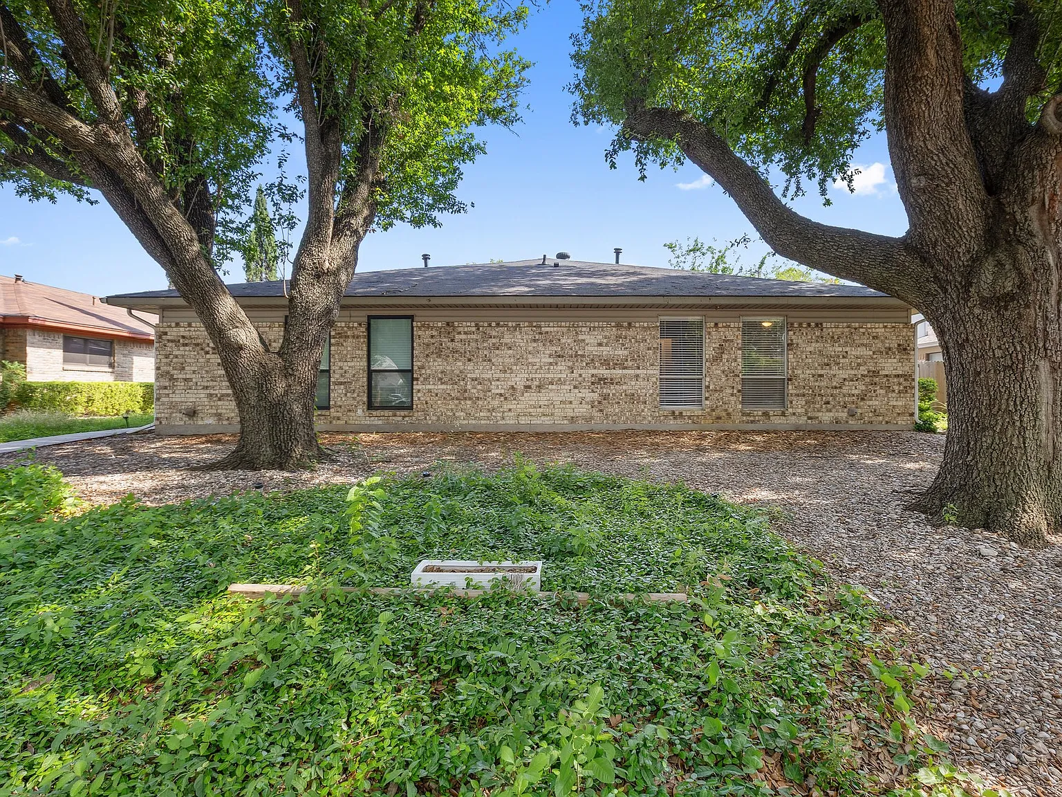 3 bed, 1585 sqft, $3,400 — Photo 4