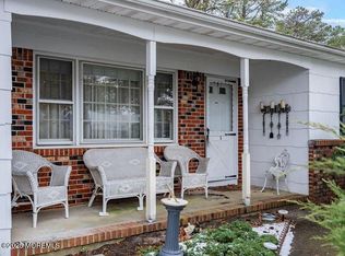 1 Manassas Dr, Toms River, NJ 08757