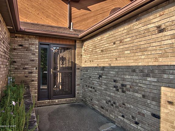 4th image of 55 Countrywood Dr