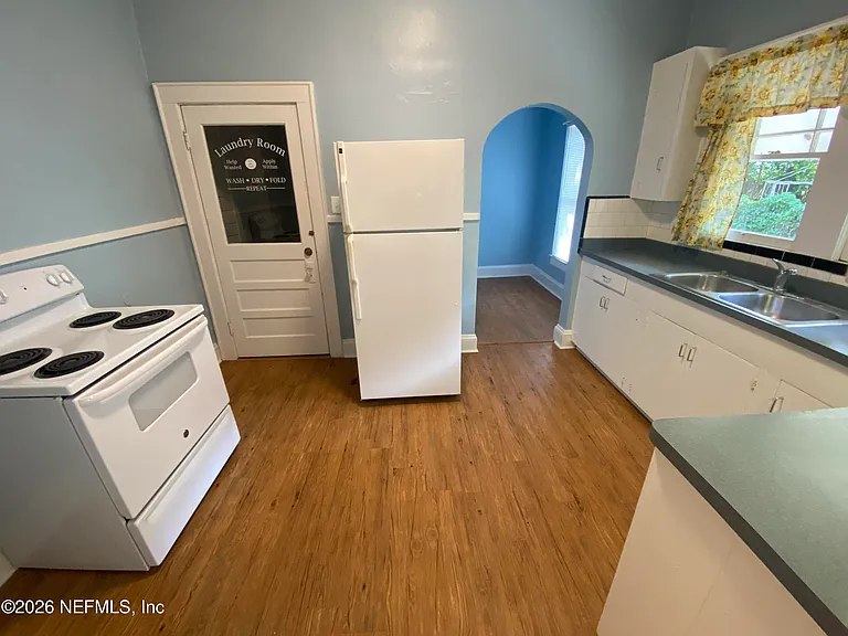 2316 Gilmore St — Photo 3