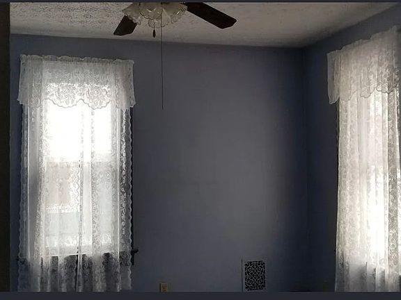 5th image of 320 N Vine St