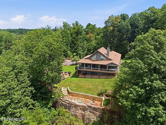 3rd image of 583 Cliff Park Rd