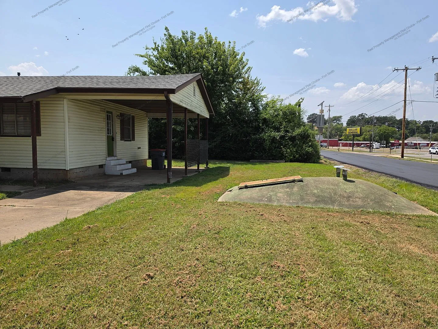 2 bed, 1.0 bath, 720 sqft, $1,000 — Photo 2