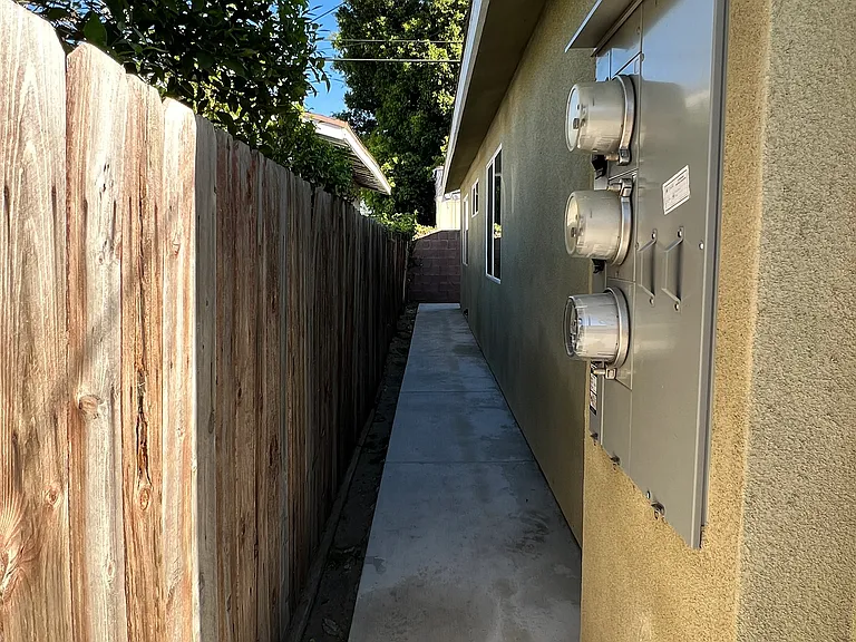 6827 San Luis St #1/2 — Photo 28