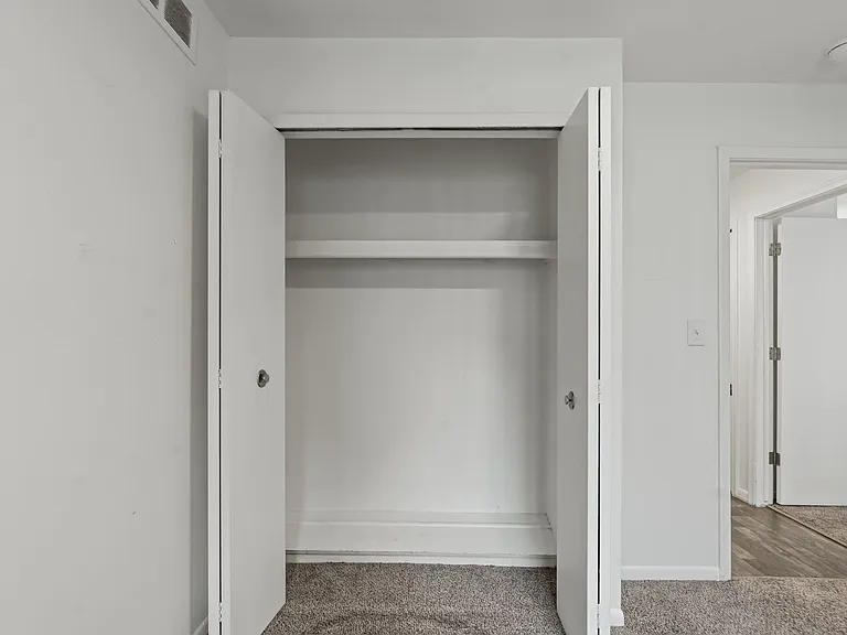 French Quarter Apartments — Photo 12