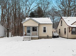 22060 Poinciana St, Southfield, MI 48033