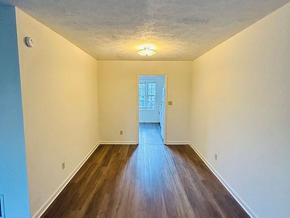 3rd image of 310 Broce Dr