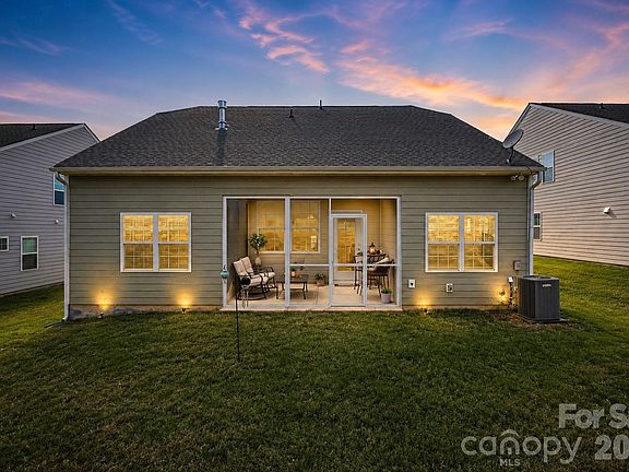 5th image of 2971 Findley Rd