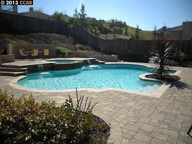 2nd image of 407 Camberly Ct