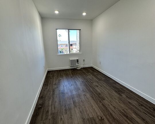 4th image of 3900 Nicolet Ave APT 18