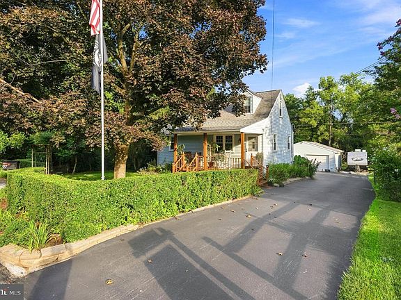 4th image of 97 Village Way