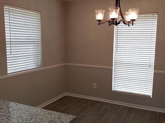 Nice sized eat in Kitchen with tile flooring!