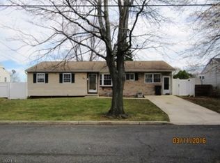 38 Dartmouth Rd, Parlin, NJ 08859