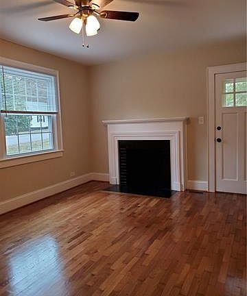 2nd image of 303 E Parkwood St
