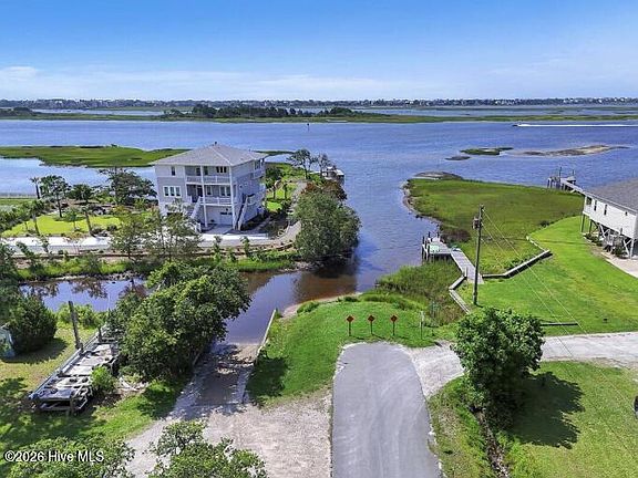 3rd image of 164 Bahama Drive