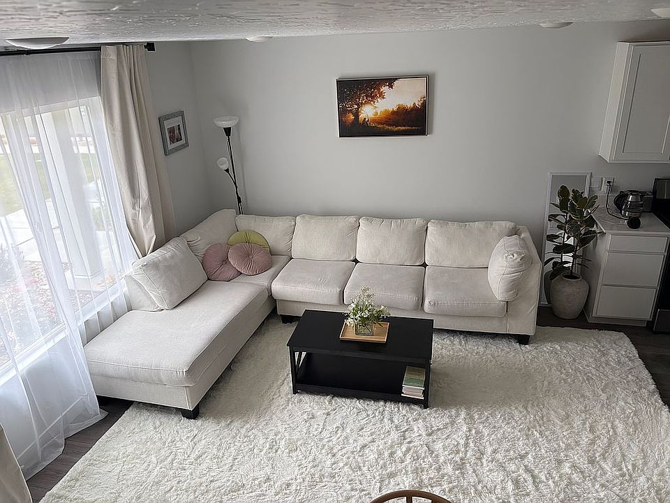 1st image of 242 N Shoal Ln