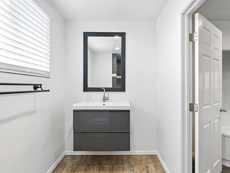835 Dewitt Ave #B — Photo 10