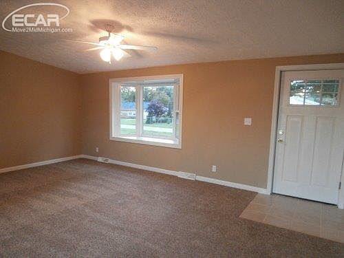 3rd image of 290 Venice Ave